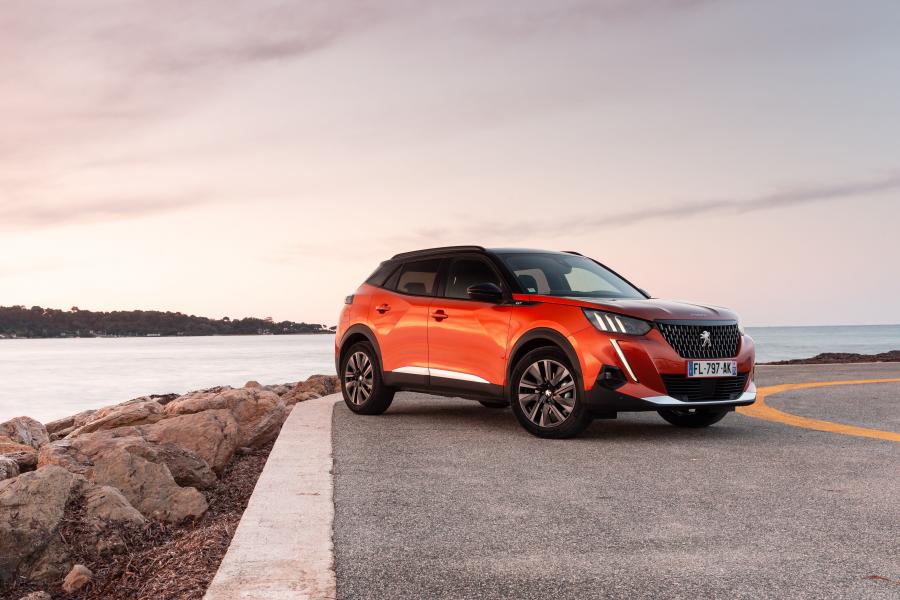  Peugeot 2008 GT 2019 года  (WW) (фото 25 из 45)